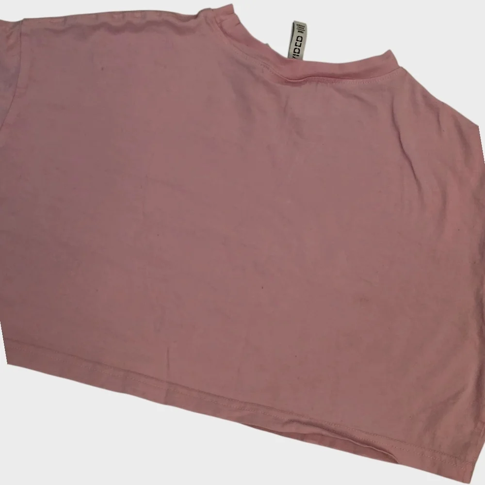 Divided Mauve Cropped Plain Tee - Picture 4 of 6
